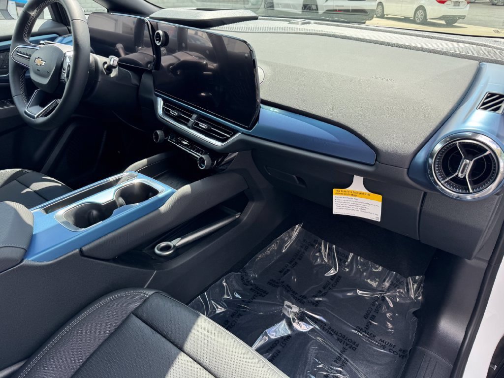 New 2026 Chevrolet Equinox EV LT w/ Convenience Package II FWD image 8