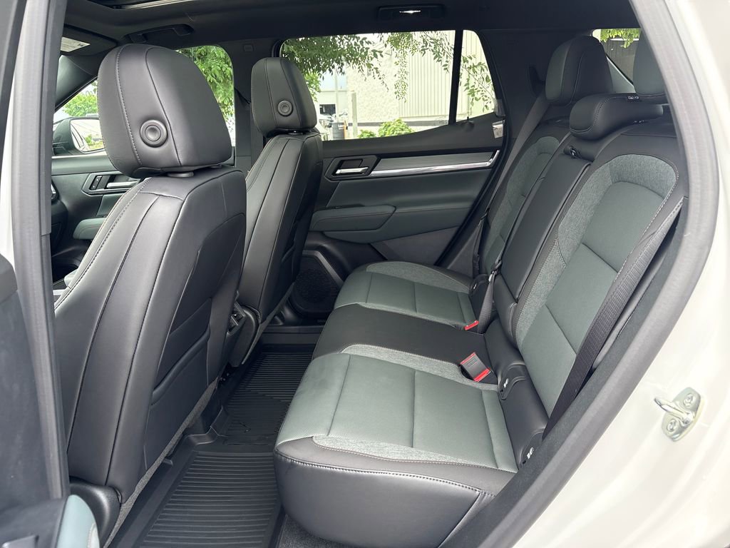 New 2026 GMC Terrain AT4 w/ LPO, Floor Liner Package AWD/4WD image 32