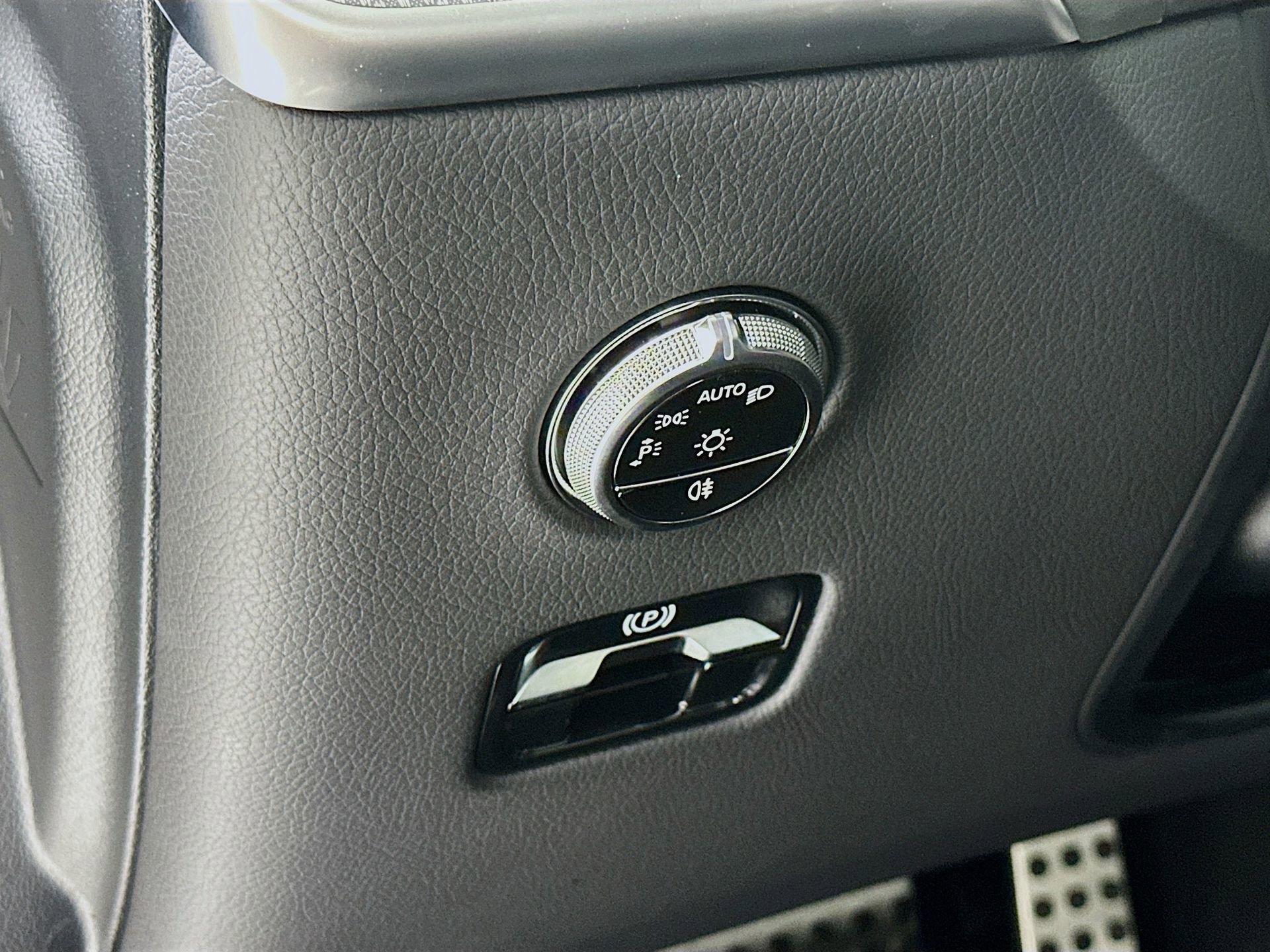 New 2026 Mercedes-Benz GLC 43 AMG 4MATIC image 11