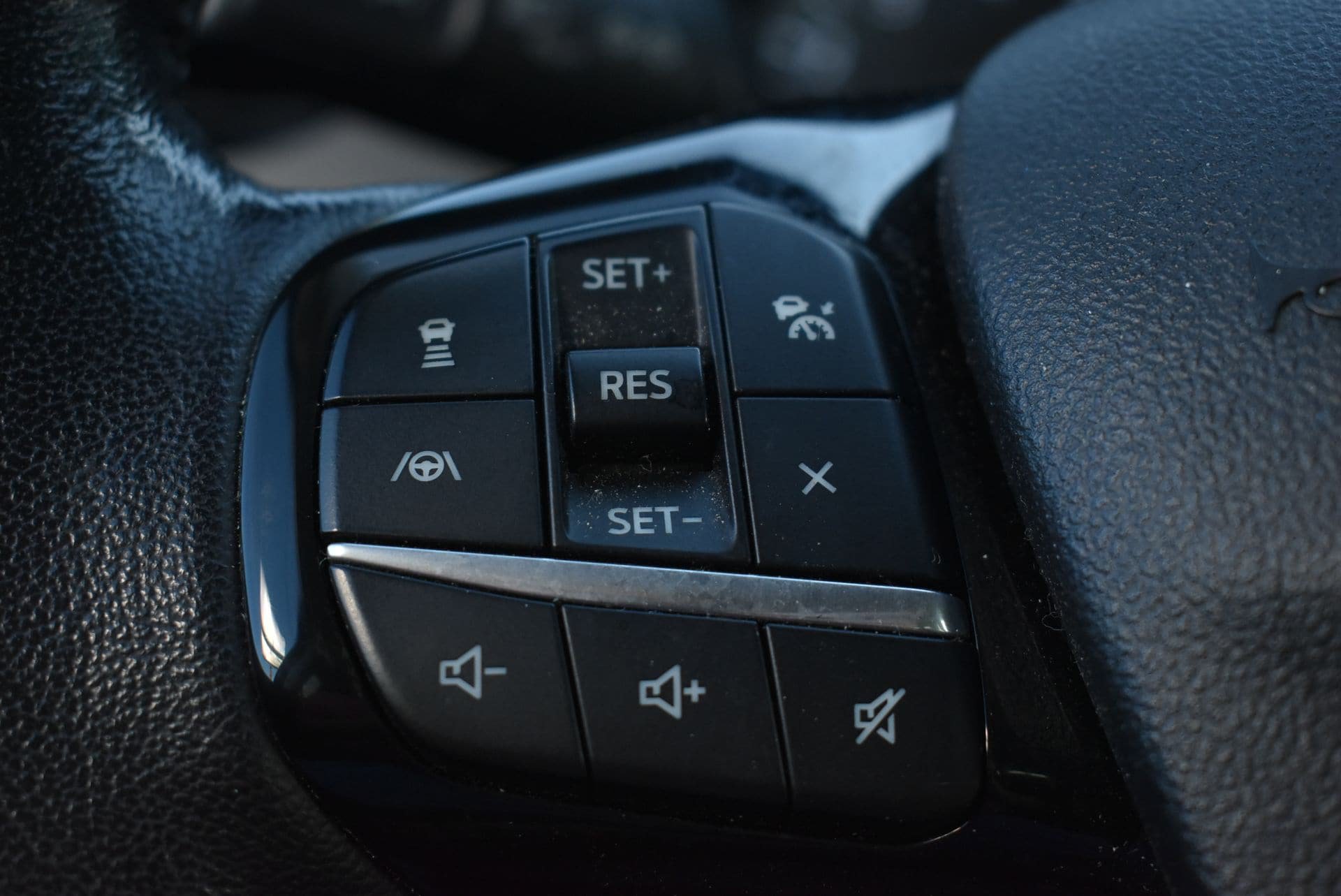 Used 2021 Ford Escape SE w/ SE Sport Appearance Package AWD/4WD image 19