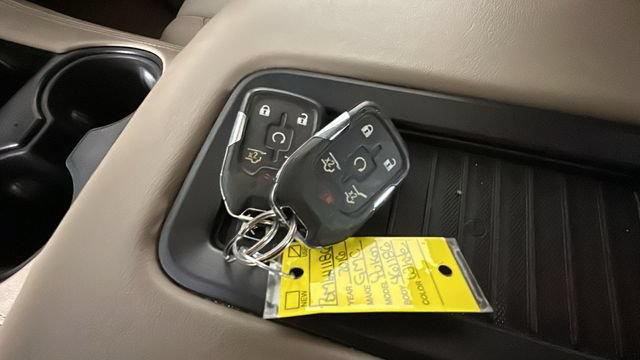 Used 2016 GMC Yukon SLT w/ Open Road Package AWD/4WD image 22