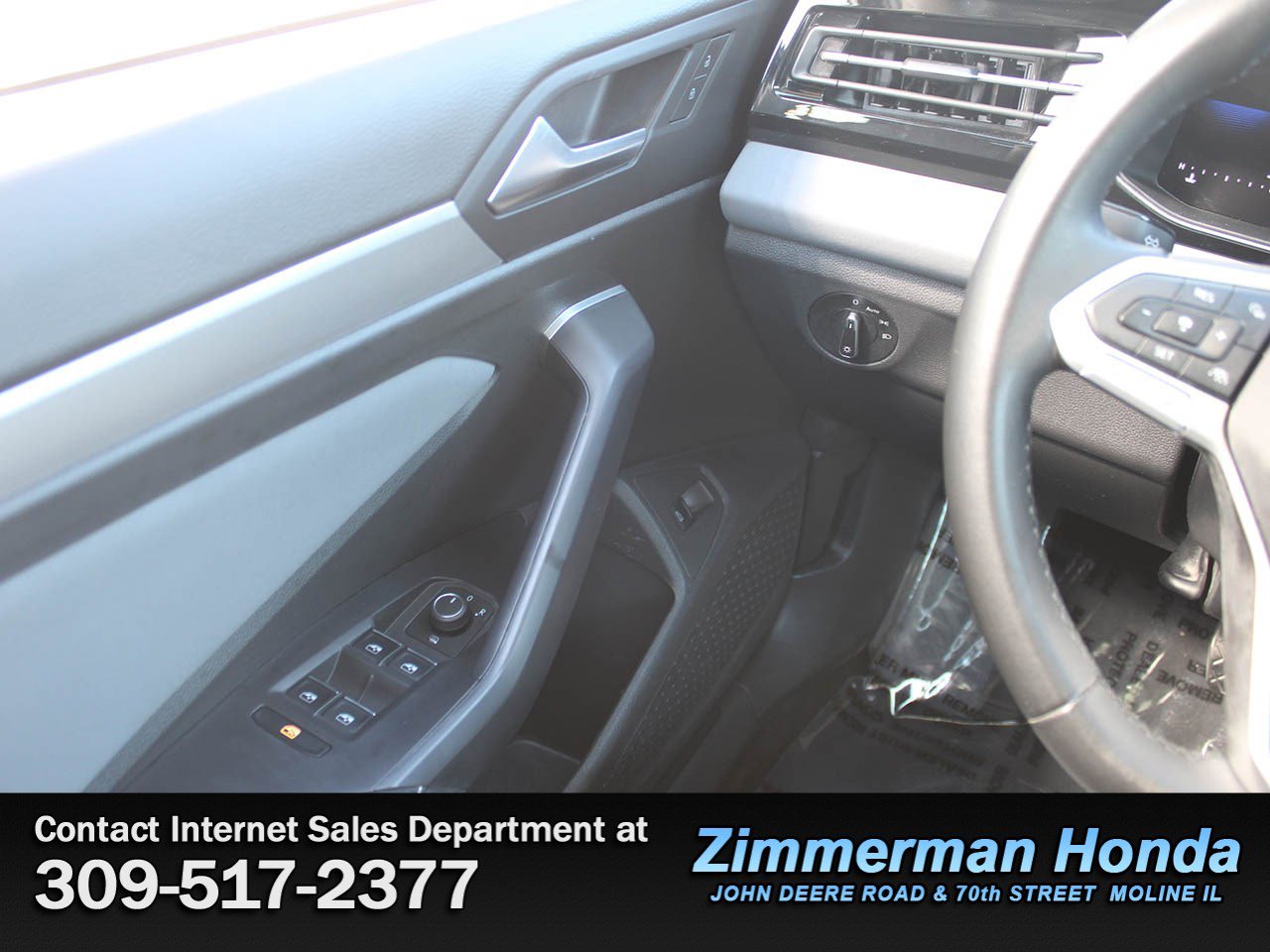 Used 2025 Volkswagen Jetta SE image 13