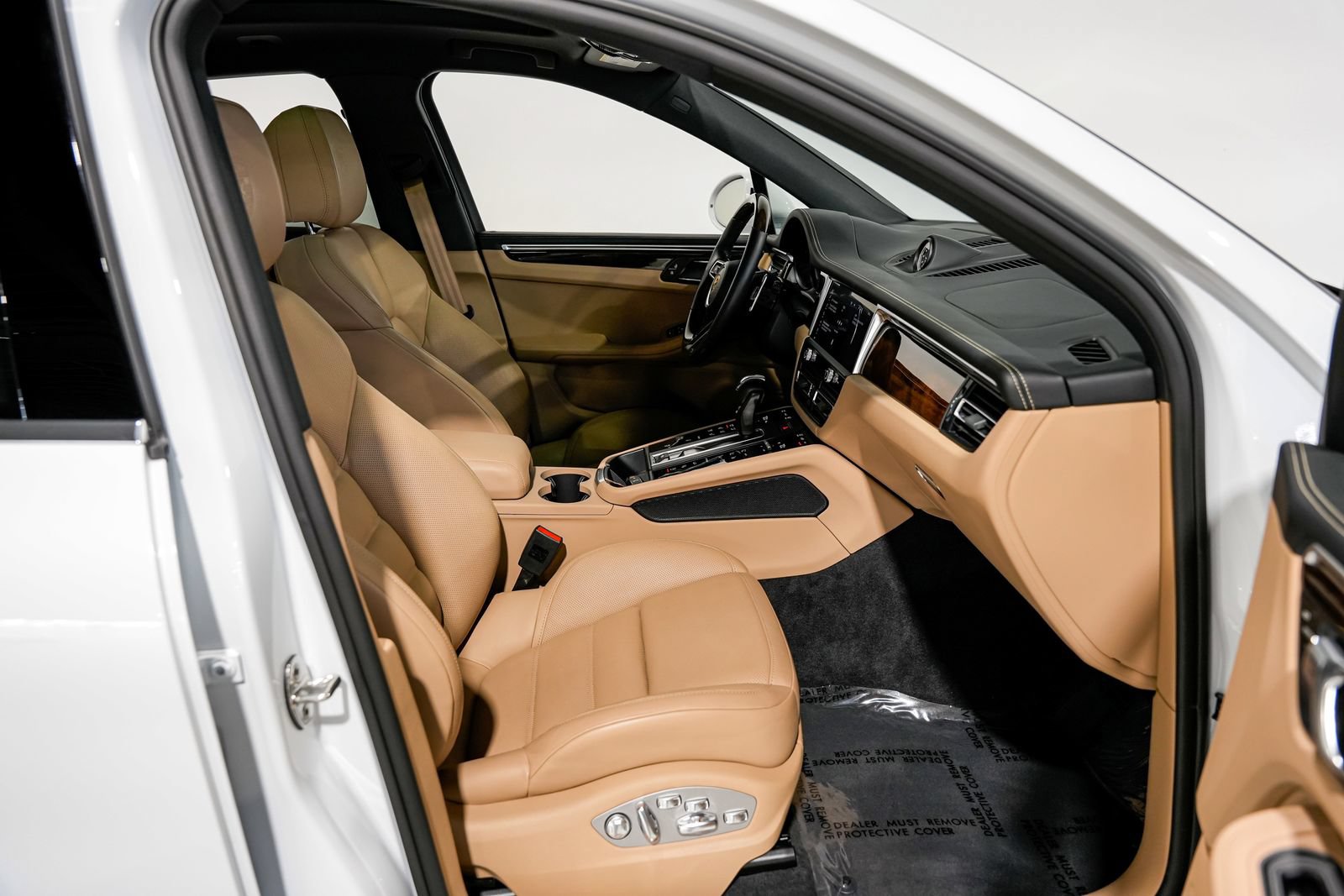 Used 2023 Porsche Macan S AWD/4WD image 26