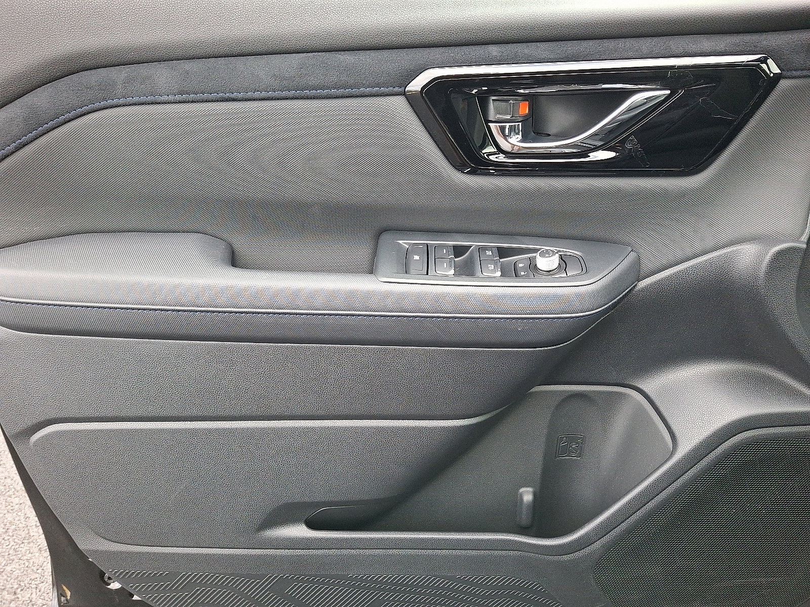 Certified 2025 Subaru Forester Limited image 12