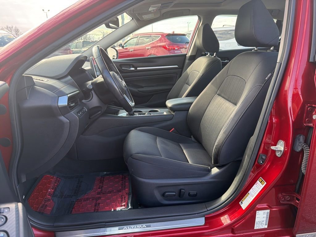 Used 2019 Nissan Altima 2.5 SV image 14