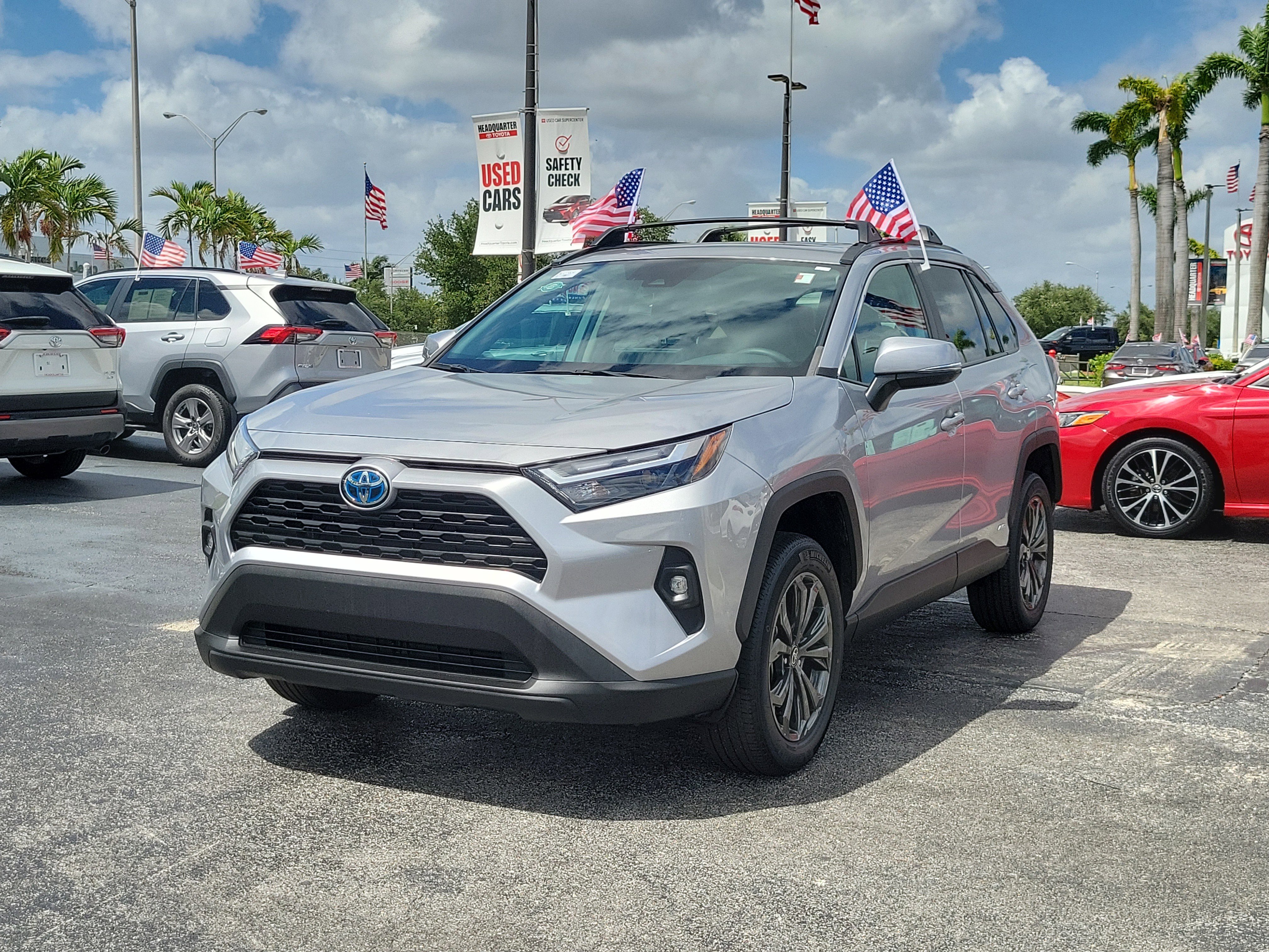 Used 2023 Toyota RAV4 XLE Premium image 5