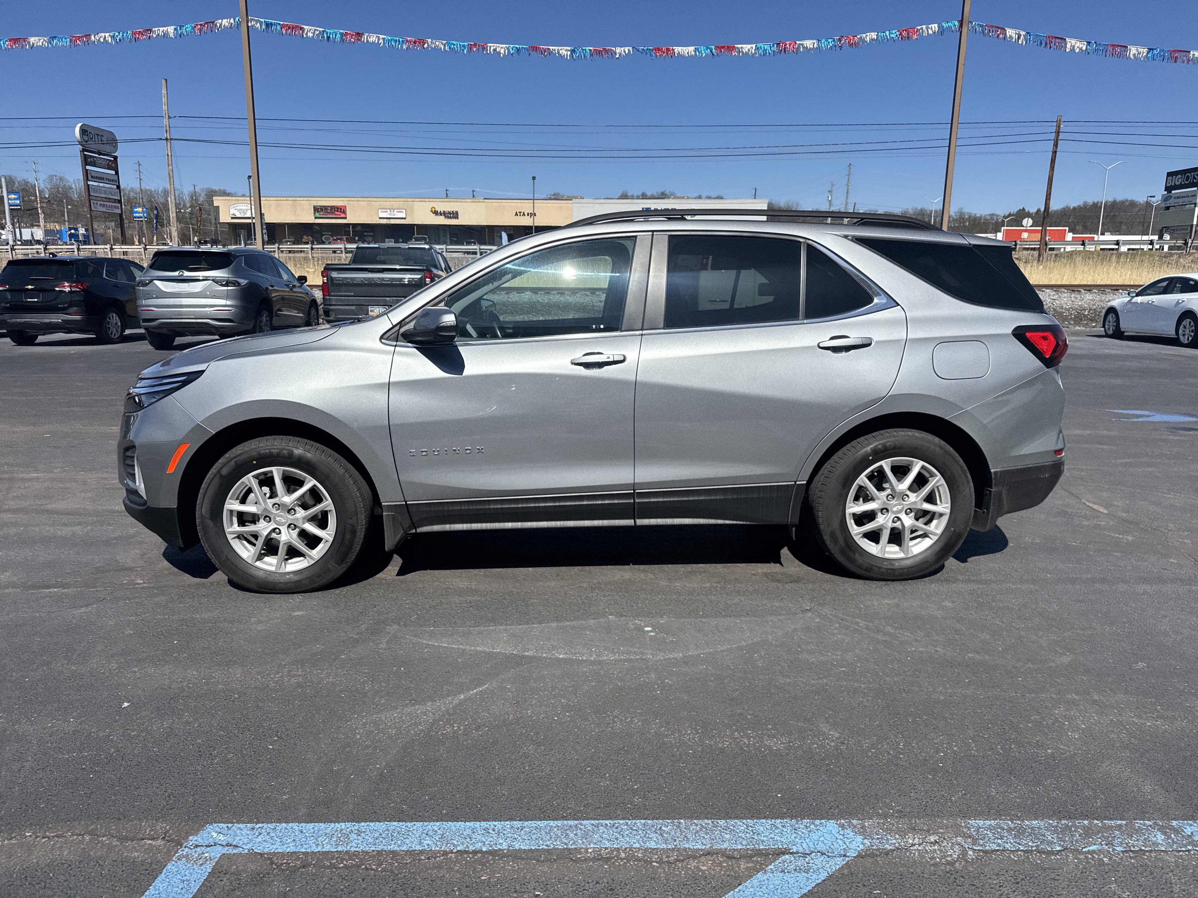 Used 2024 Chevrolet Equinox LT AWD/4WD image 7