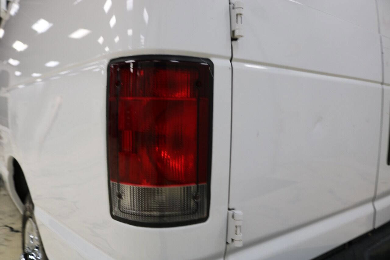 Used 2014 Ford E-150 and Econoline 150 w/ Power Group image 15