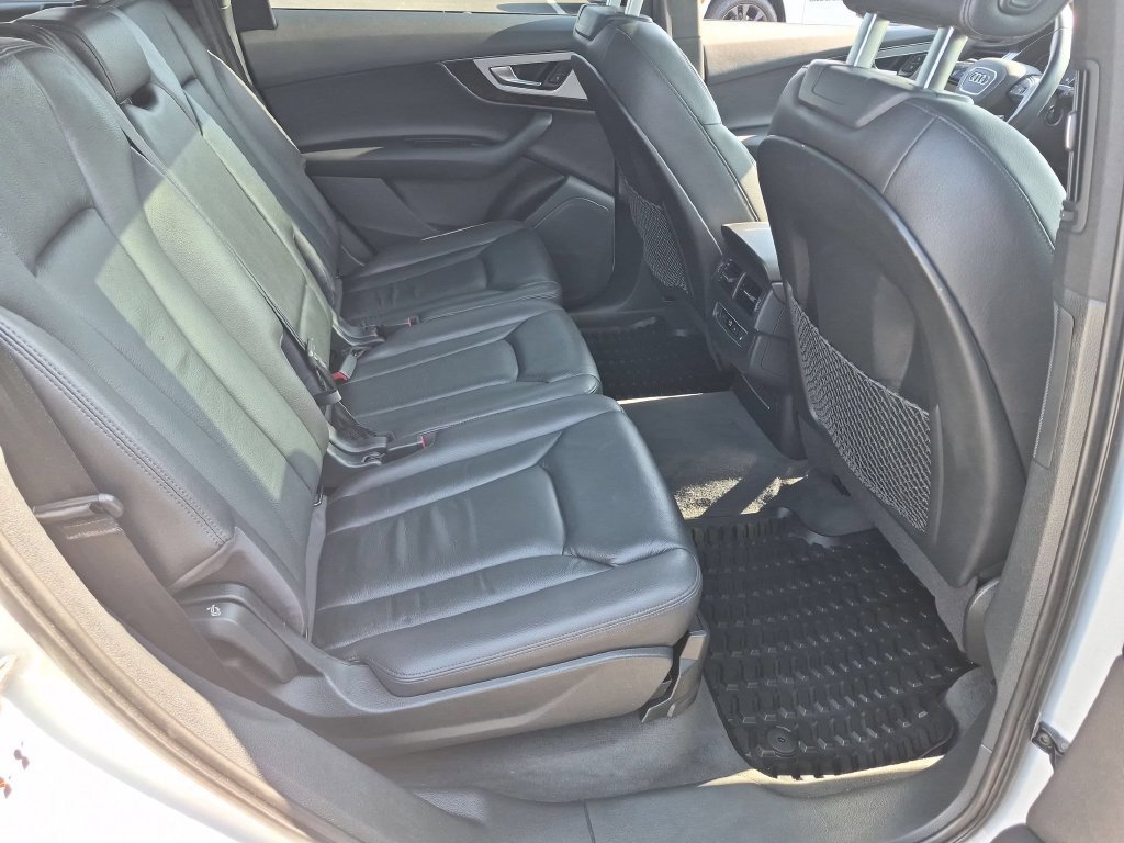 Used 2017 Audi Q7 2.0T Premium AWD/4WD image 32