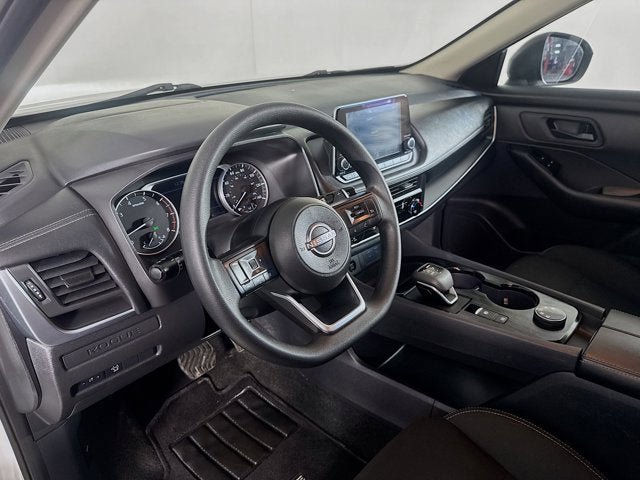 Used 2024 Nissan Rogue S AWD/4WD image 9