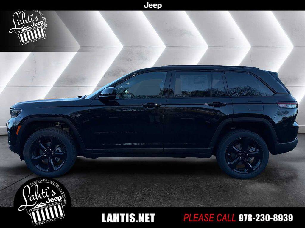 New 2025 Jeep Grand Cherokee Altitude image 3