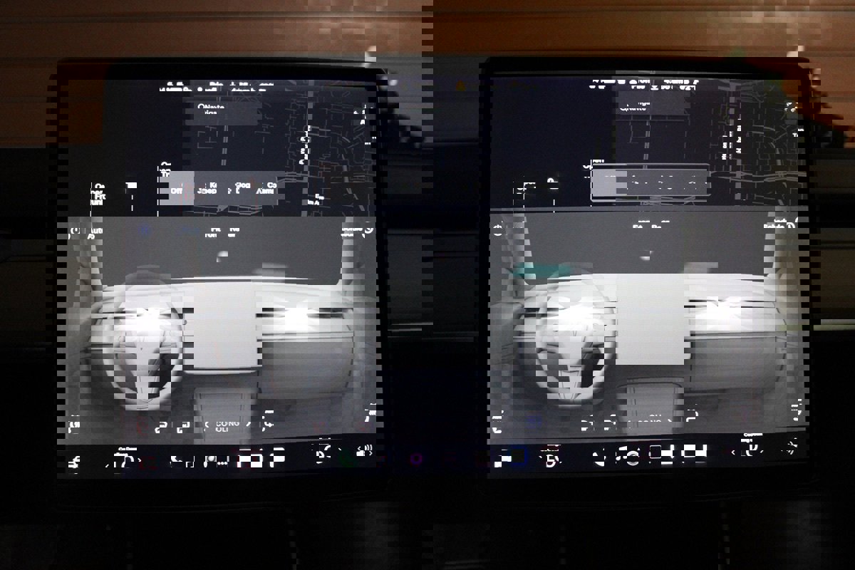 Used 2020 Tesla Model 3 Long Range image 16