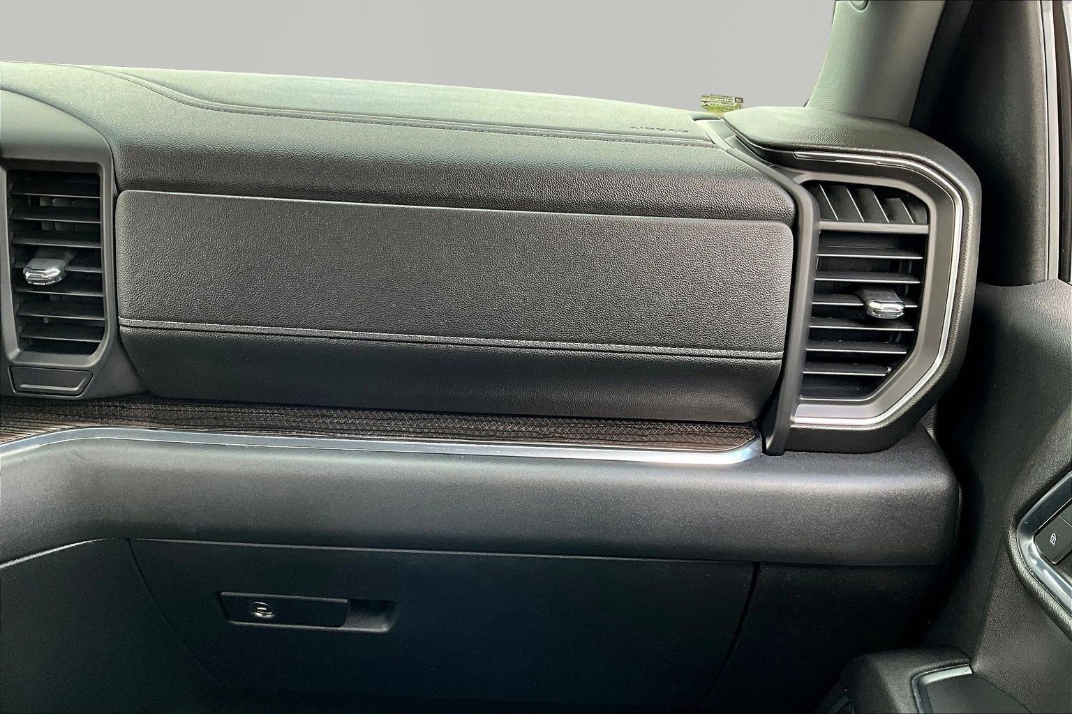 Used 2023 Chevrolet Silverado 1500 LT image 28