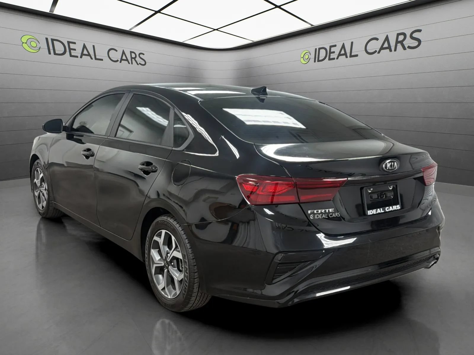 Used 2021 Kia Forte LXS FWD image 3