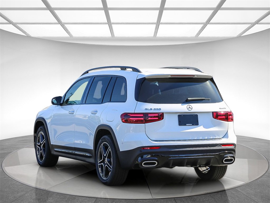 Used 2024 Mercedes-Benz GLB 250 4MATIC image 2