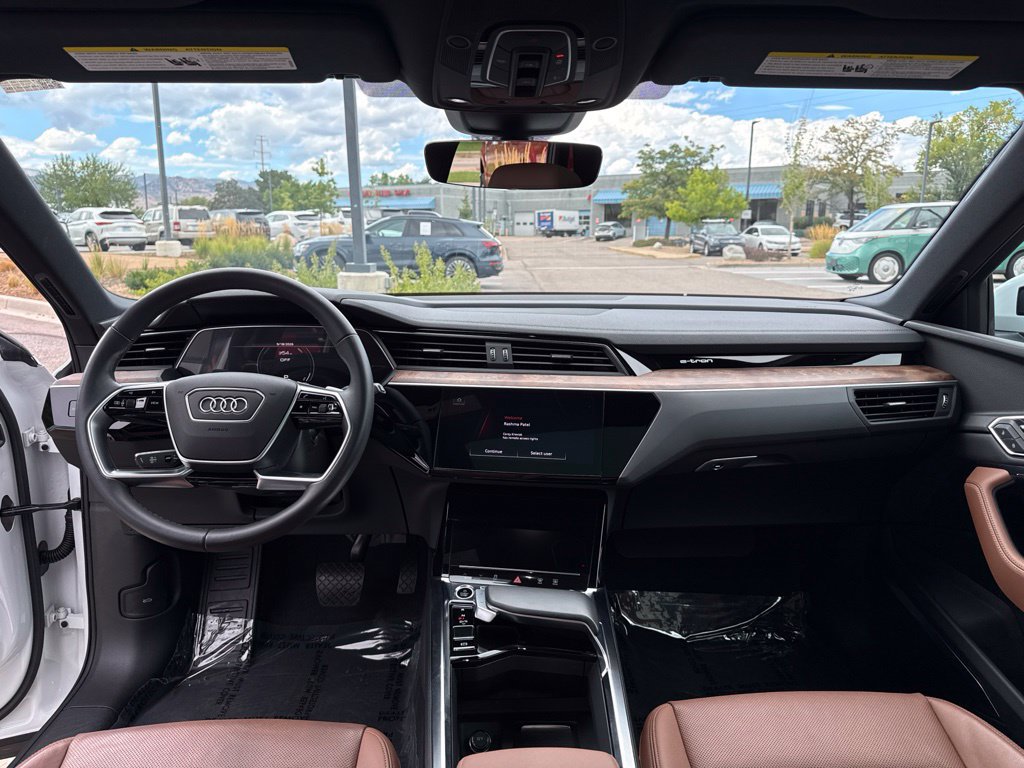 Used 2023 Audi e-tron Premium Plus w/ Premium Plus Package AWD/4WD image 12