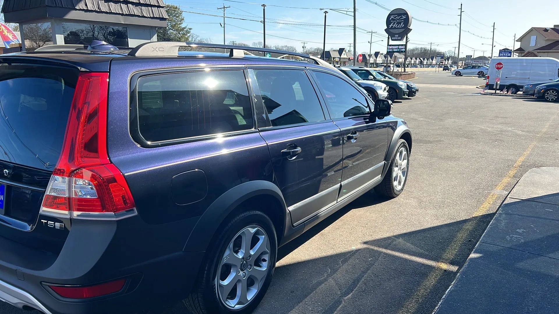 Used 2016 Volvo XC70 T5 Premier w/ Proximity Package AWD/4WD image 8