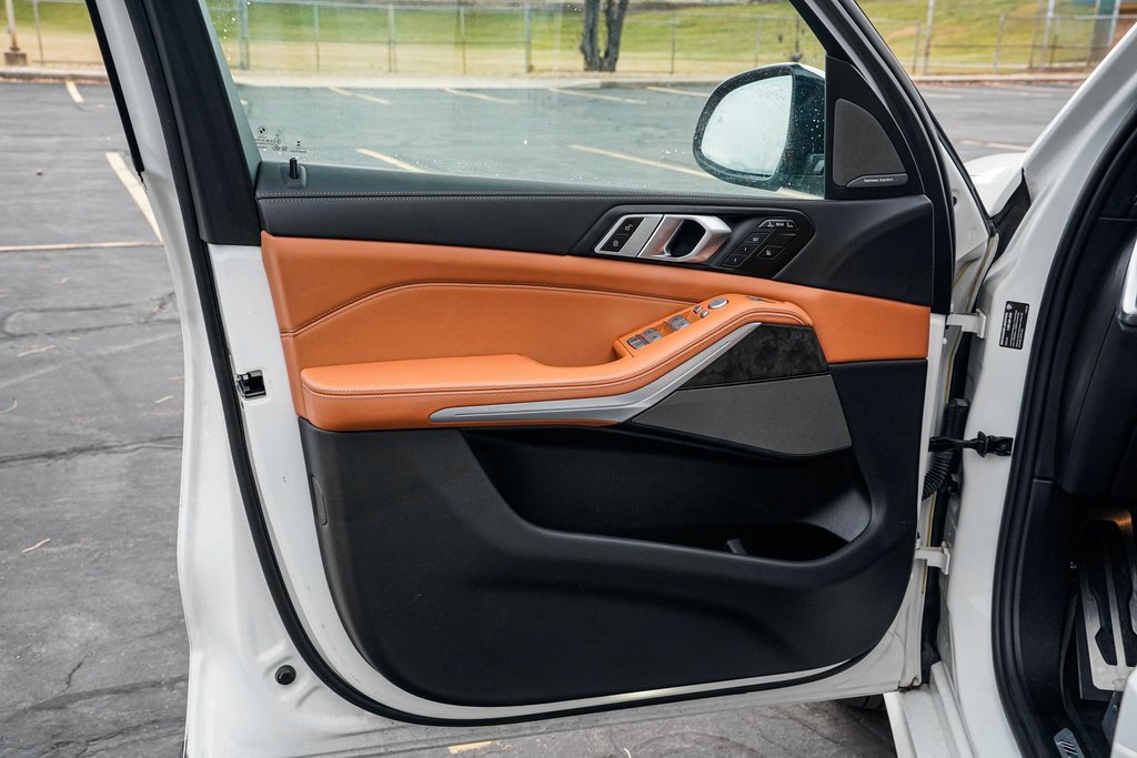 Used 2023 BMW X7 xDrive40i w/ M Sport Package image 8