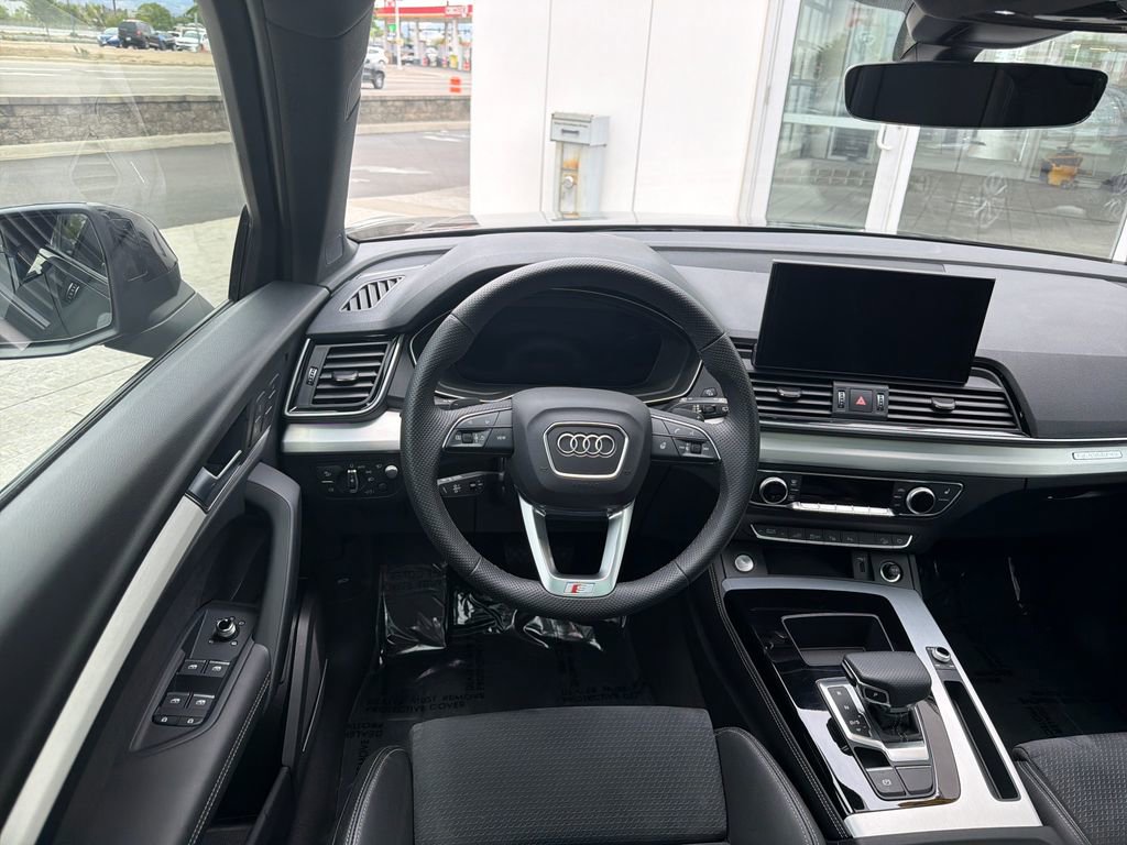 Used 2024 Audi Q5 e Prestige w/ Prestige Package AWD/4WD image 14