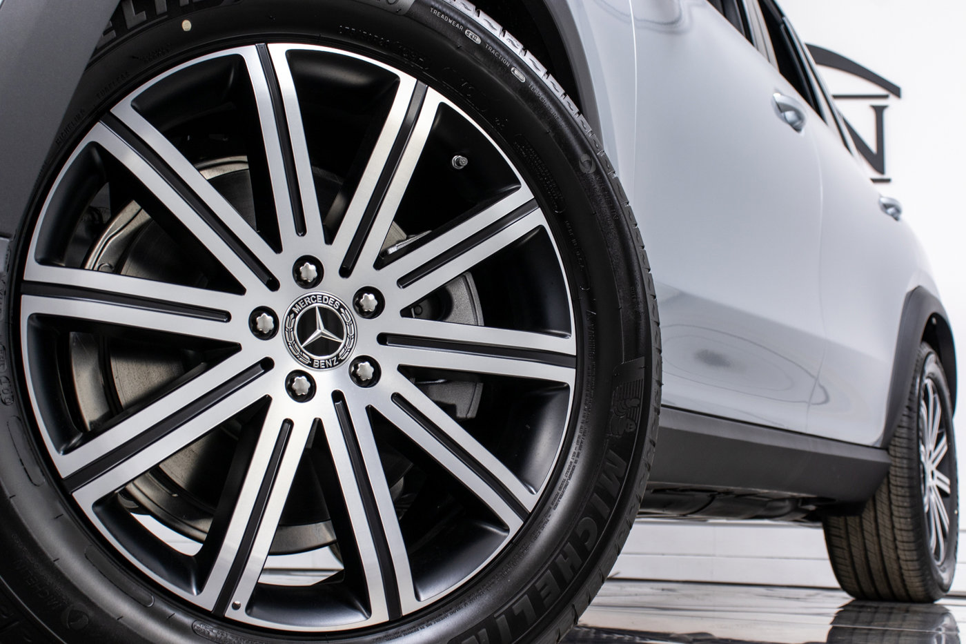 Used 2025 Mercedes-Benz GLE 350 4MATIC image 28