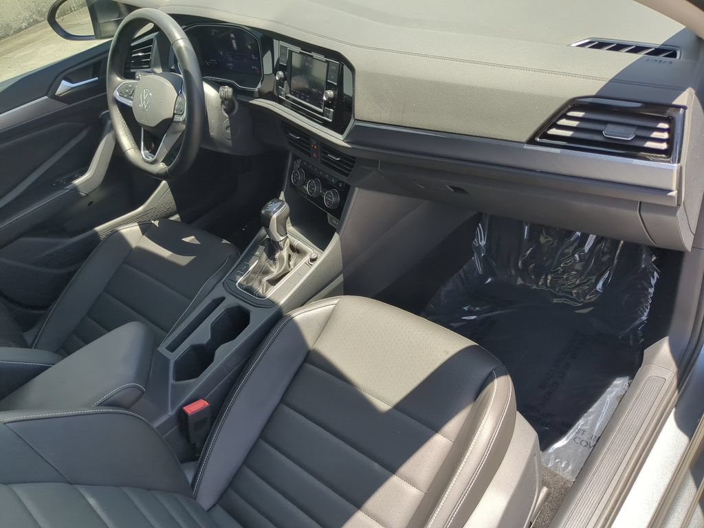 Certified 2024 Volkswagen Jetta SE w/ Panoramic Sunroof Package FWD image 12