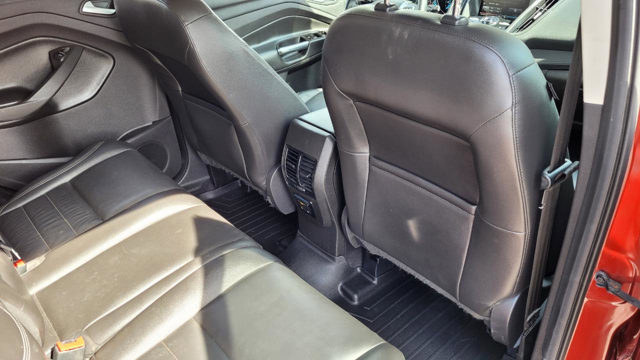 Used 2015 Ford Escape Titanium AWD/4WD image 22