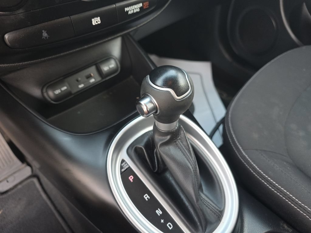 Used 2014 Kia Soul FWD image 19