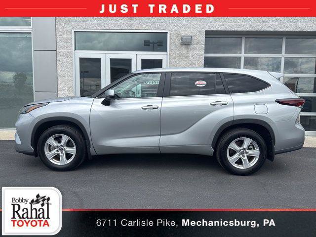 Certified 2024 Toyota Highlander LE AWD/4WD image 1