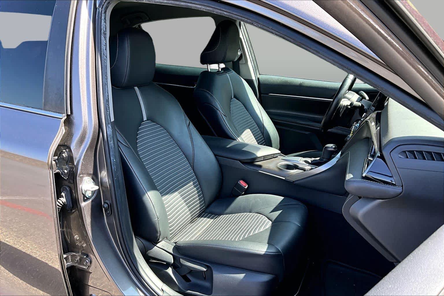 Used 2021 Toyota Camry SE FWD image 8