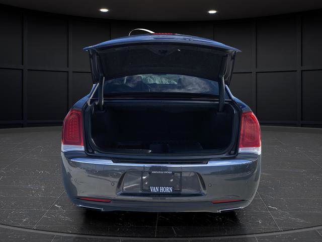 Used 2018 Chrysler 300 Limited w/ Safetytec Plus Group image 16