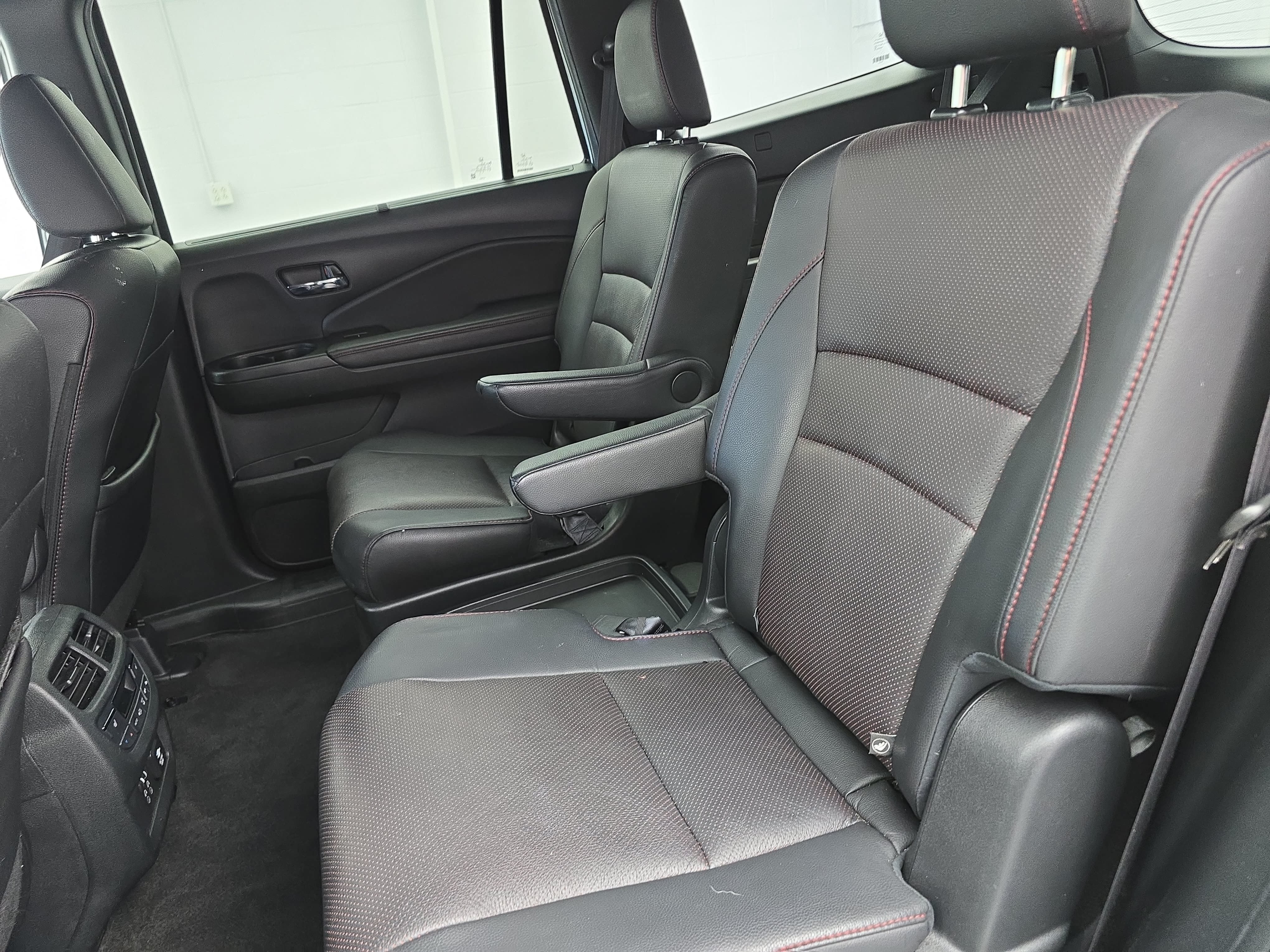 Used 2022 Honda Pilot Black Edition image 15