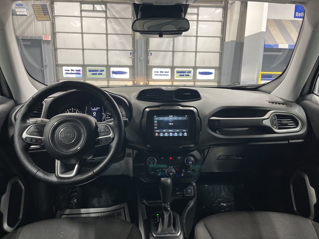 Used 2019 Jeep Renegade Latitude w/ Cold Weather Group image 34