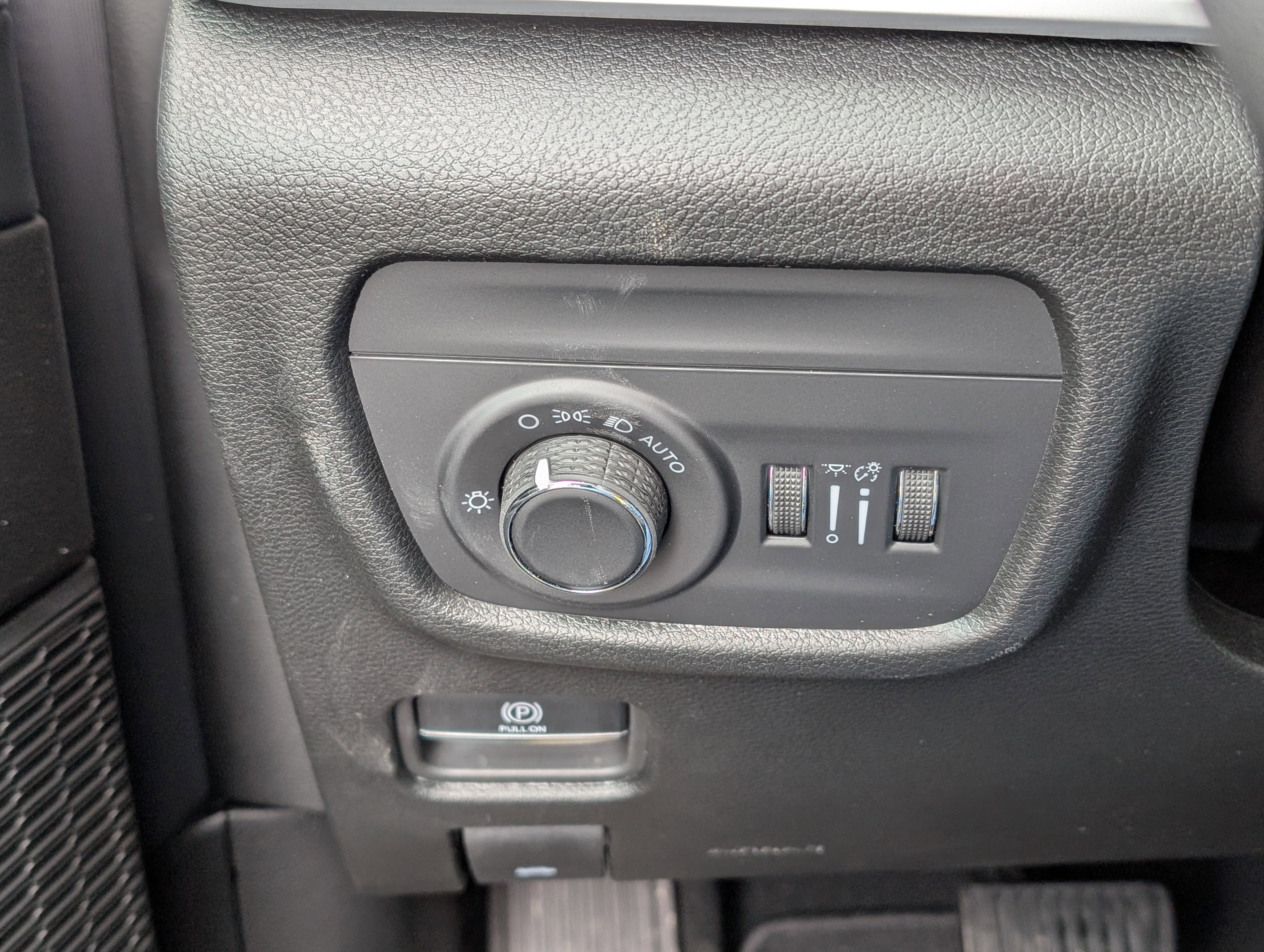 New 2026 Jeep Grand Cherokee Altitude image 16