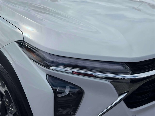 Used 2024 Chevrolet Trax LT w/ Driver Confidence Package image 9