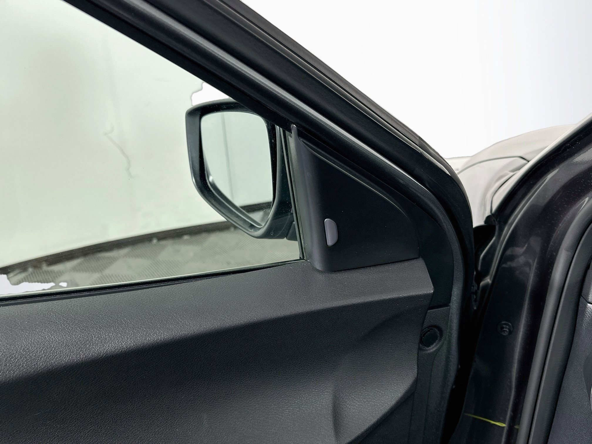 Used 2024 Nissan Kicks SV FWD image 16