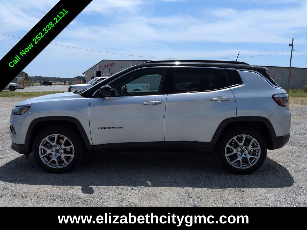 Used 2025 Jeep Compass Limited AWD/4WD image 6