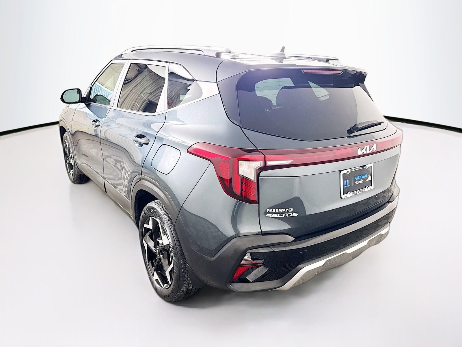 Used 2024 Kia Seltos EX image 5