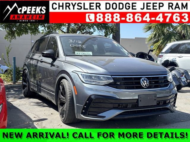 Used 2022 Volkswagen Tiguan SE R-Line image 1