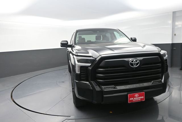 Used 2022 Toyota Tundra SR5 w/ Advanced Technology Package AWD/4WD image 33