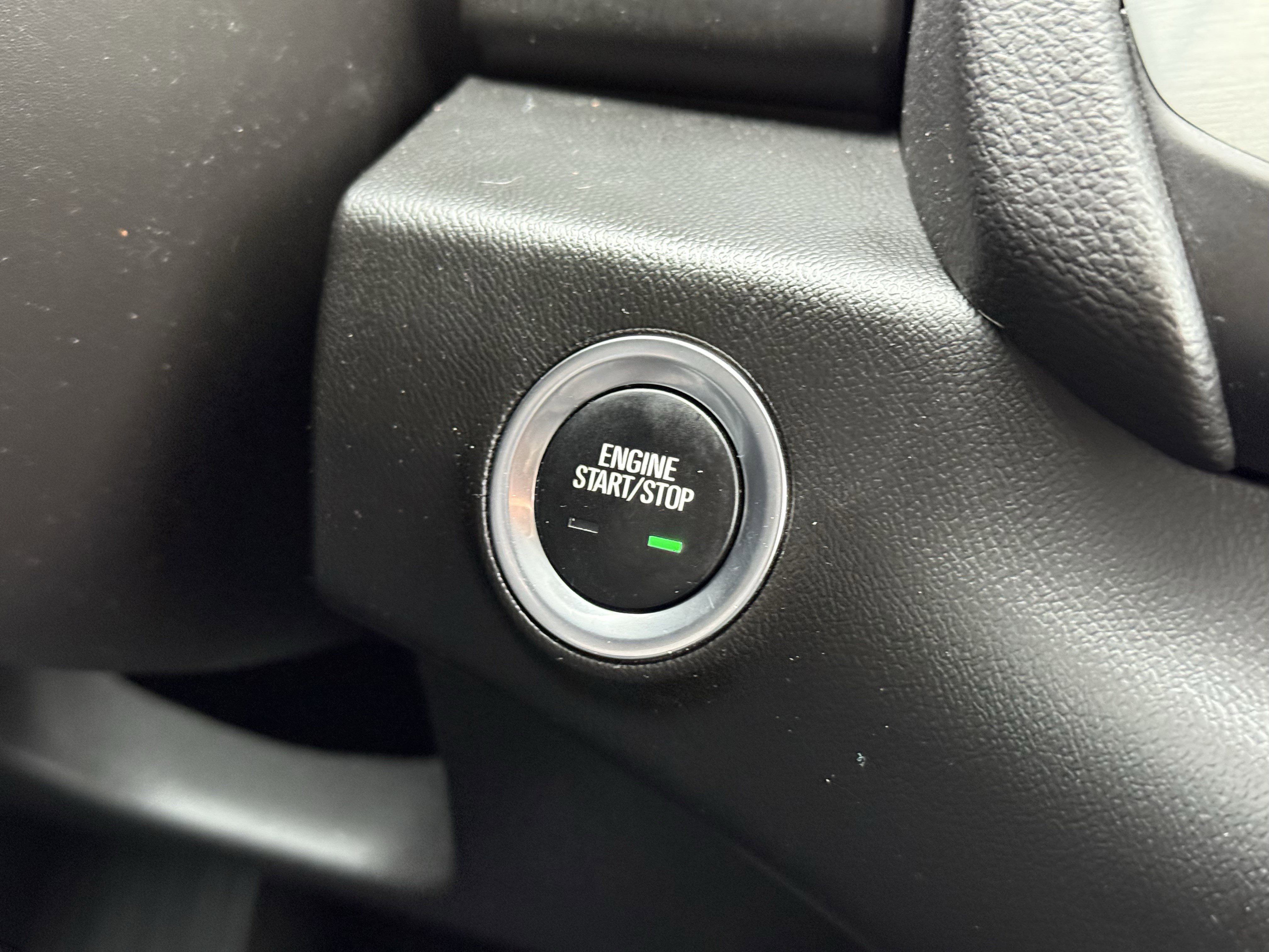 Used 2024 GMC Terrain SLT image 24