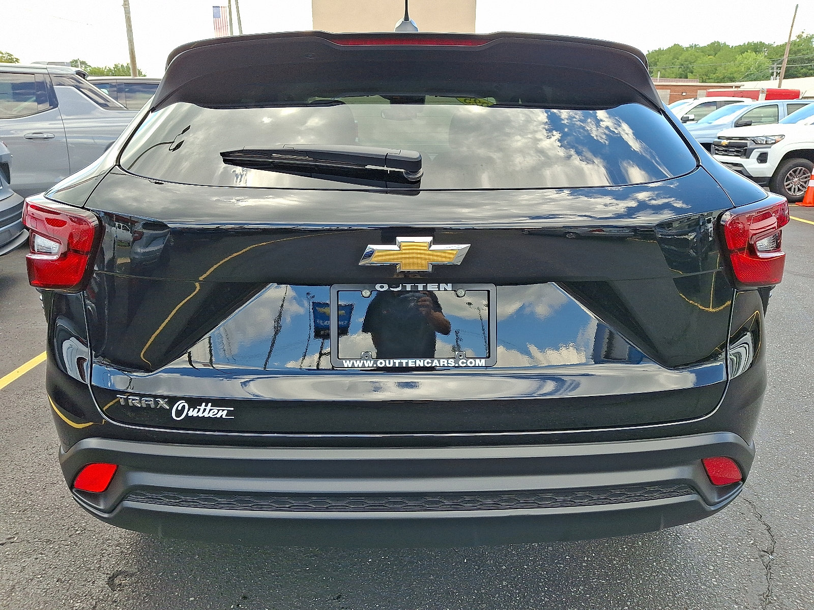 Used 2025 Chevrolet Trax LS image 4