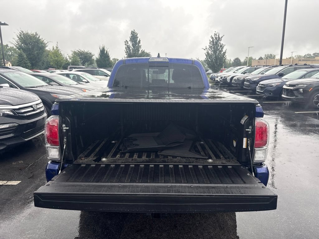 Used 2022 Toyota Tacoma TRD Sport w/ Technology Package AWD/4WD image 7