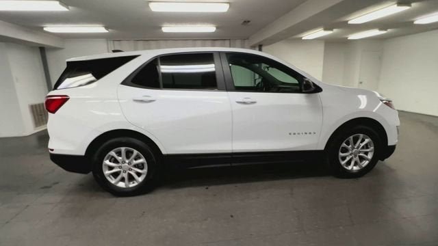 Used 2021 Chevrolet Equinox LS w/ LS Convenience Package image 9