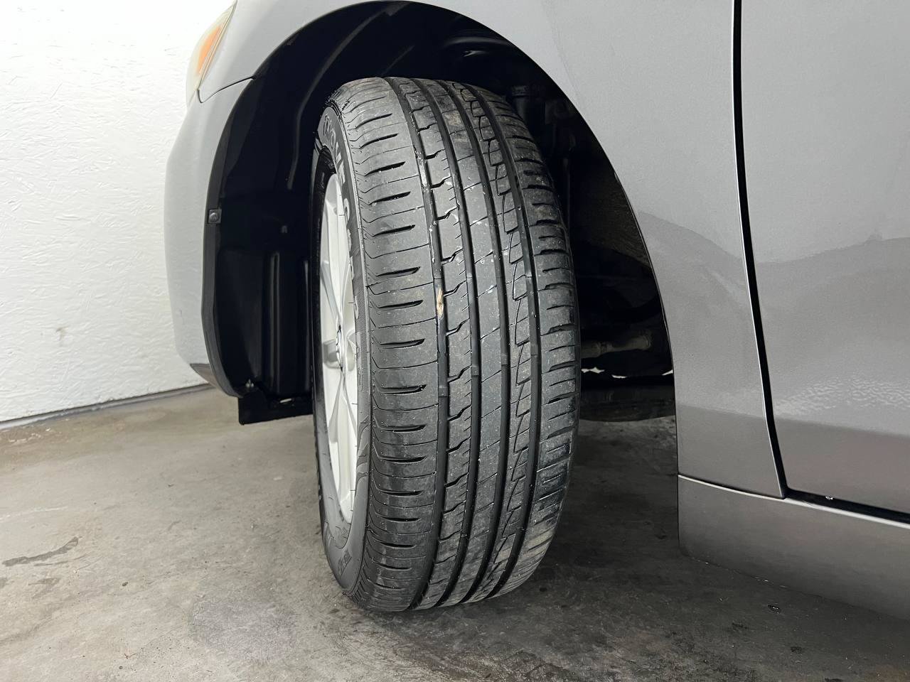 Used 2011 Toyota Camry XLE w/ XLE Extra-Value Pkg #2 FWD image 28
