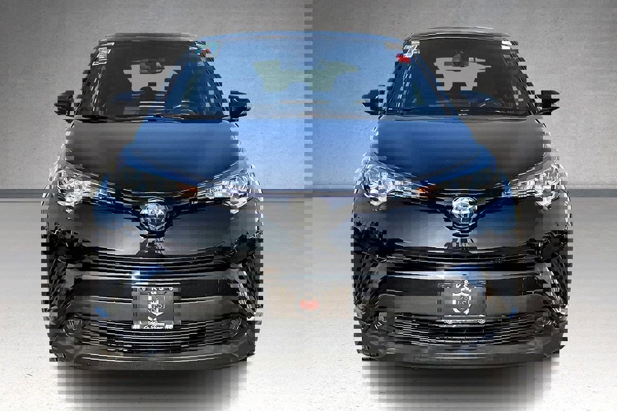 Used 2018 Toyota C-HR XLE image 3