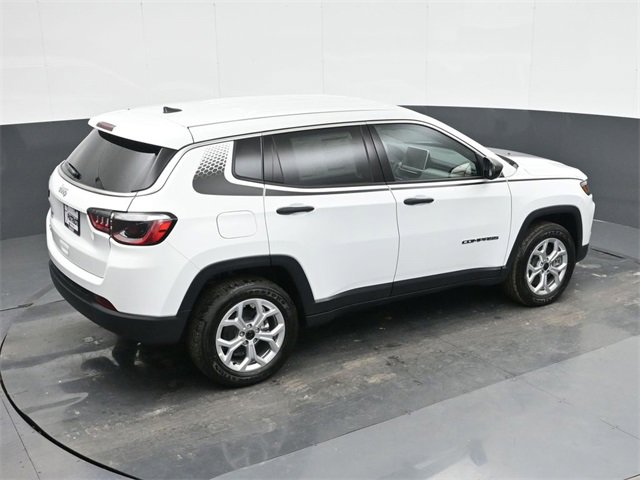 Used 2025 Jeep Compass Sport w/ Mopar Graphics Package image 29