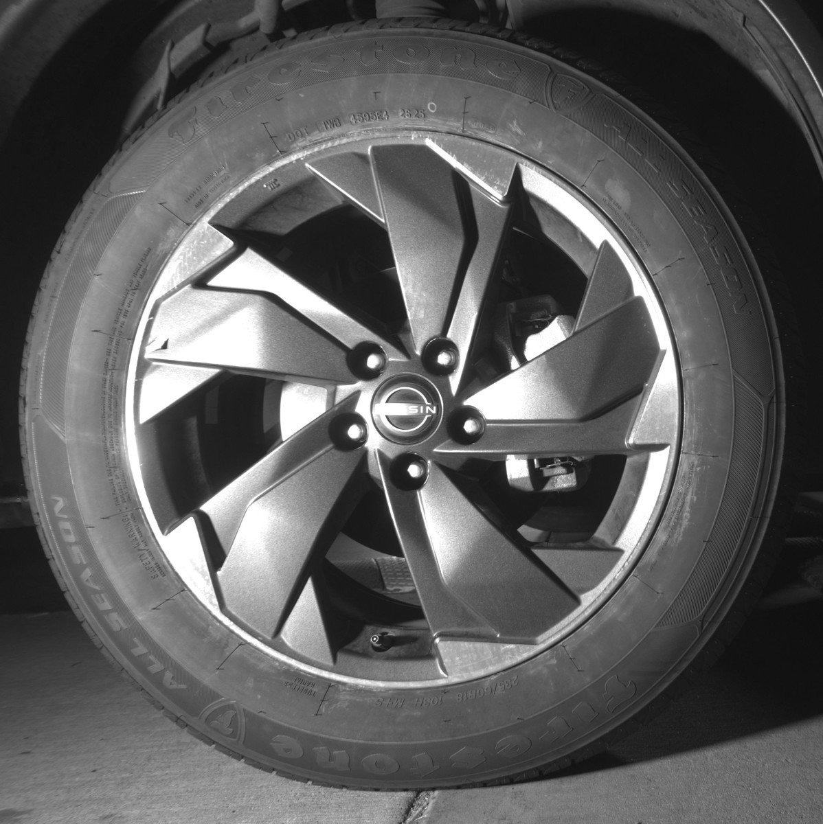 Used 2025 Nissan Rogue SV image 13