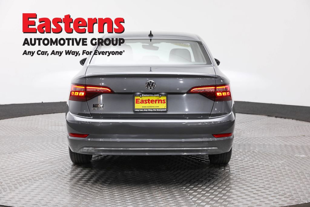 Used 2021 Volkswagen Jetta SE w/ SE Cold Weather Package image 6