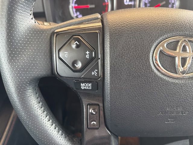 Used 2021 Toyota 4Runner TRD Off-Road Premium w/ Moonroof Package AWD/4WD image 17