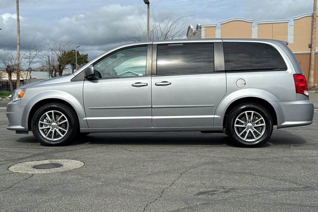 Used 2016 Dodge Grand Caravan SE image 14